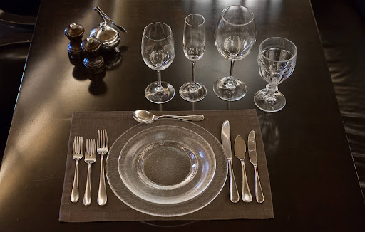 Dining Etiquette Traditions 