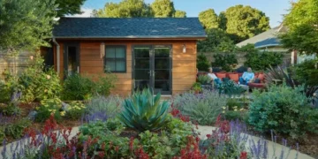 How to Create the Ultimate Backyard Oasis for Summer