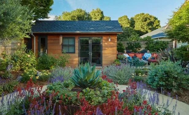 How to Create the Ultimate Backyard Oasis for Summer