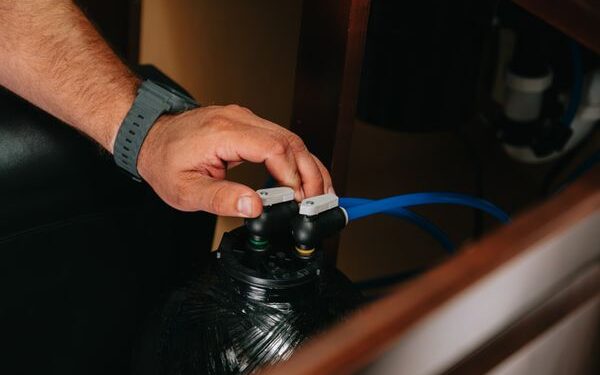 Who Installs Water Softeners in Jacksonville? A Homeowner’s Complete Guide